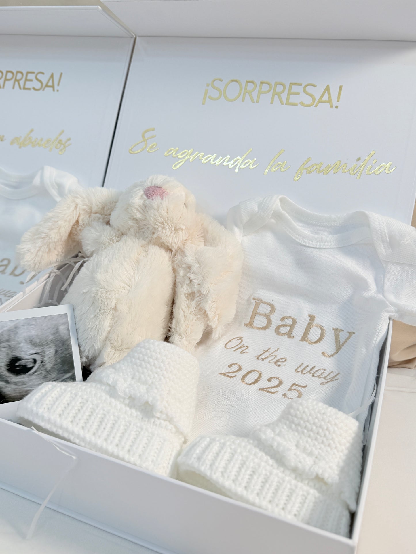 Baby Announcement / Anuncio de embarazo