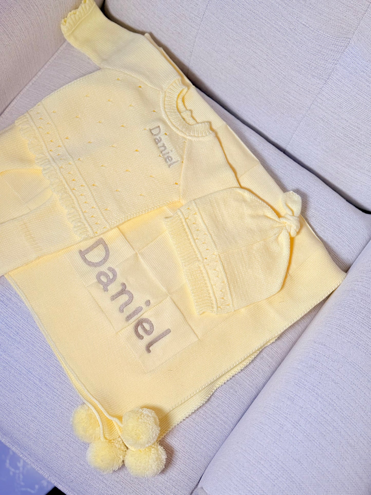 Set tejido con manta y gorro personalizado