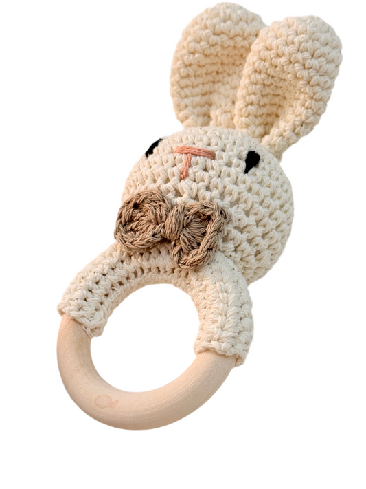Sonaja de conejito tejida con crochet
