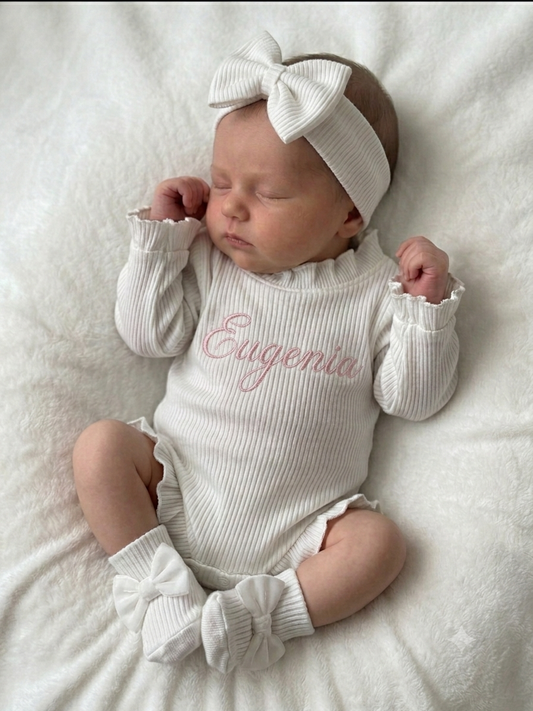 Set personalizado con moño y calceta