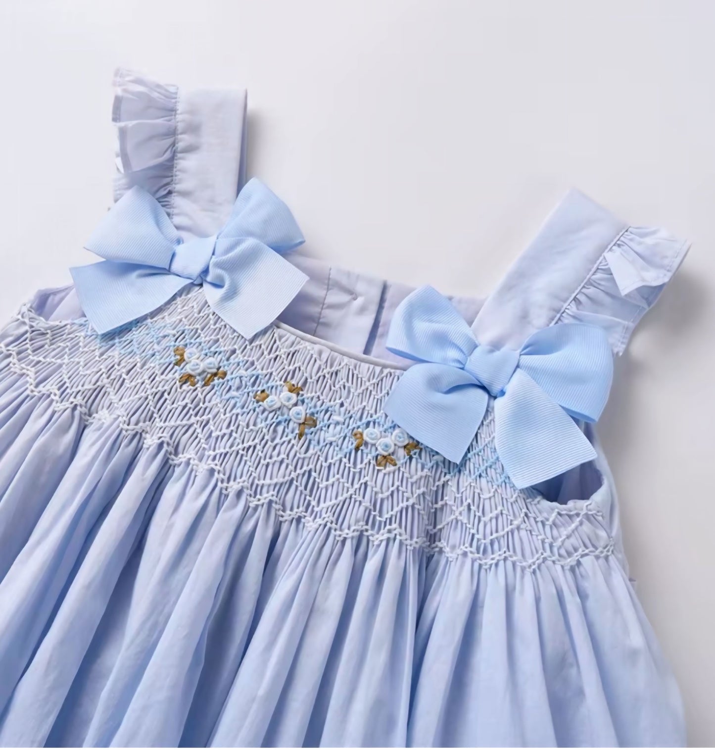 Conjunto de Blusa Azul Pastel con Bloomers