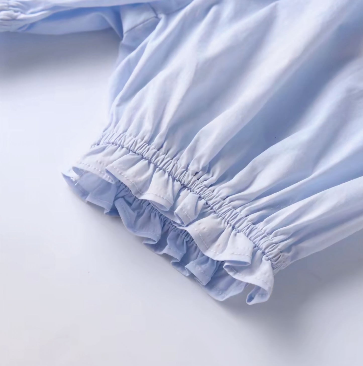 Conjunto de Blusa Azul Pastel con Bloomers