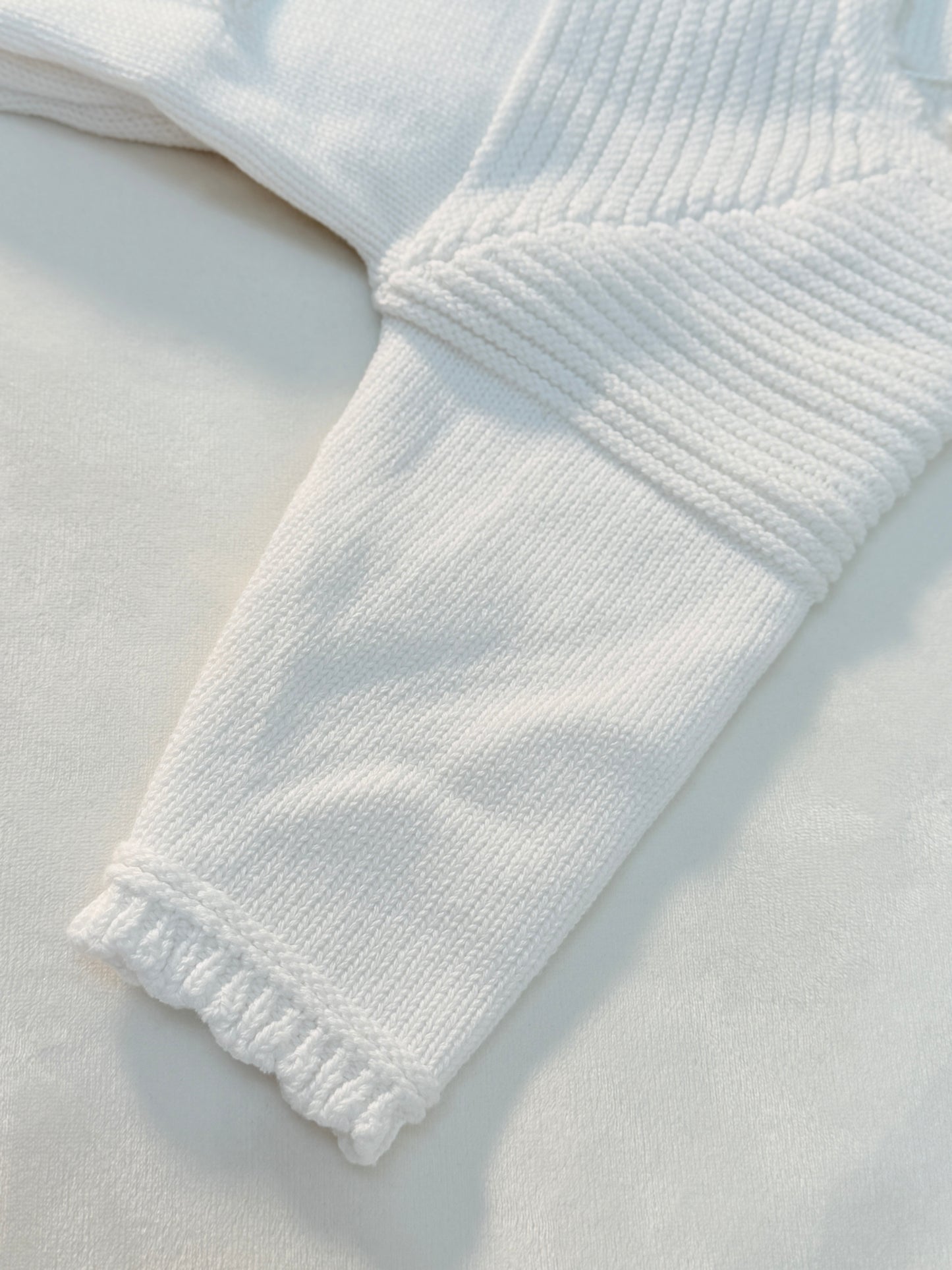 Conjunto tejido blanco unisex