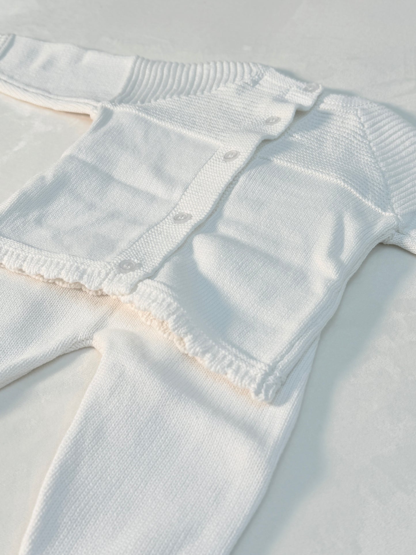Conjunto tejido blanco unisex