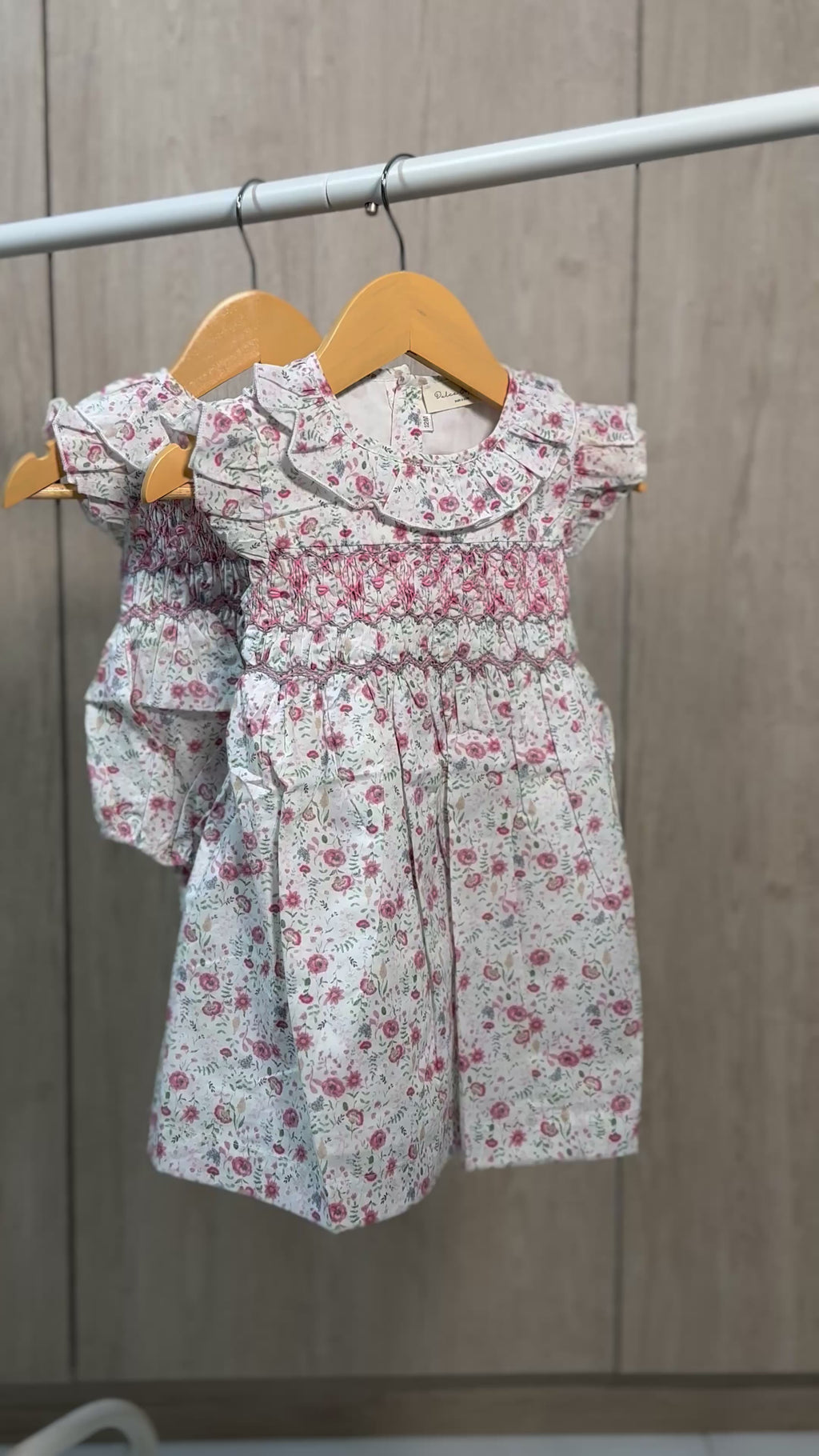 Vestido floral con volantes Emma